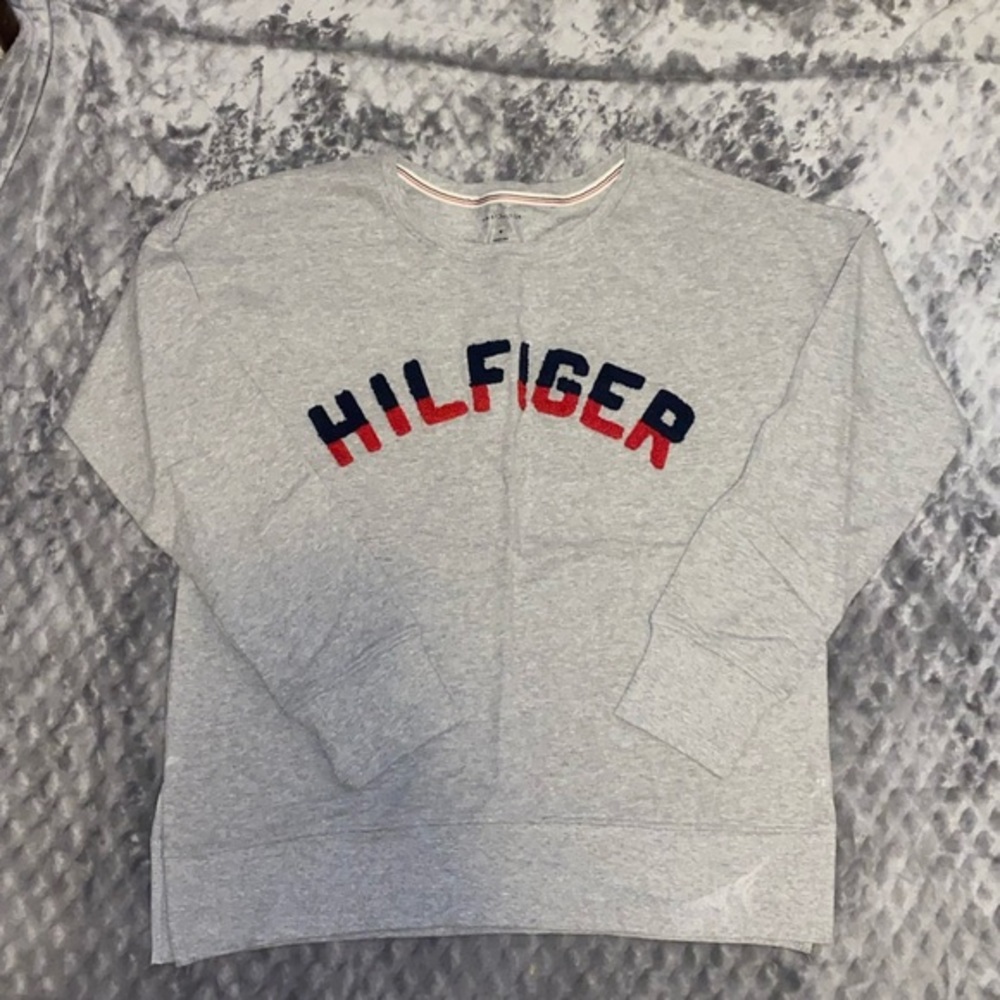 Tommy Hilfiger Crewneck!